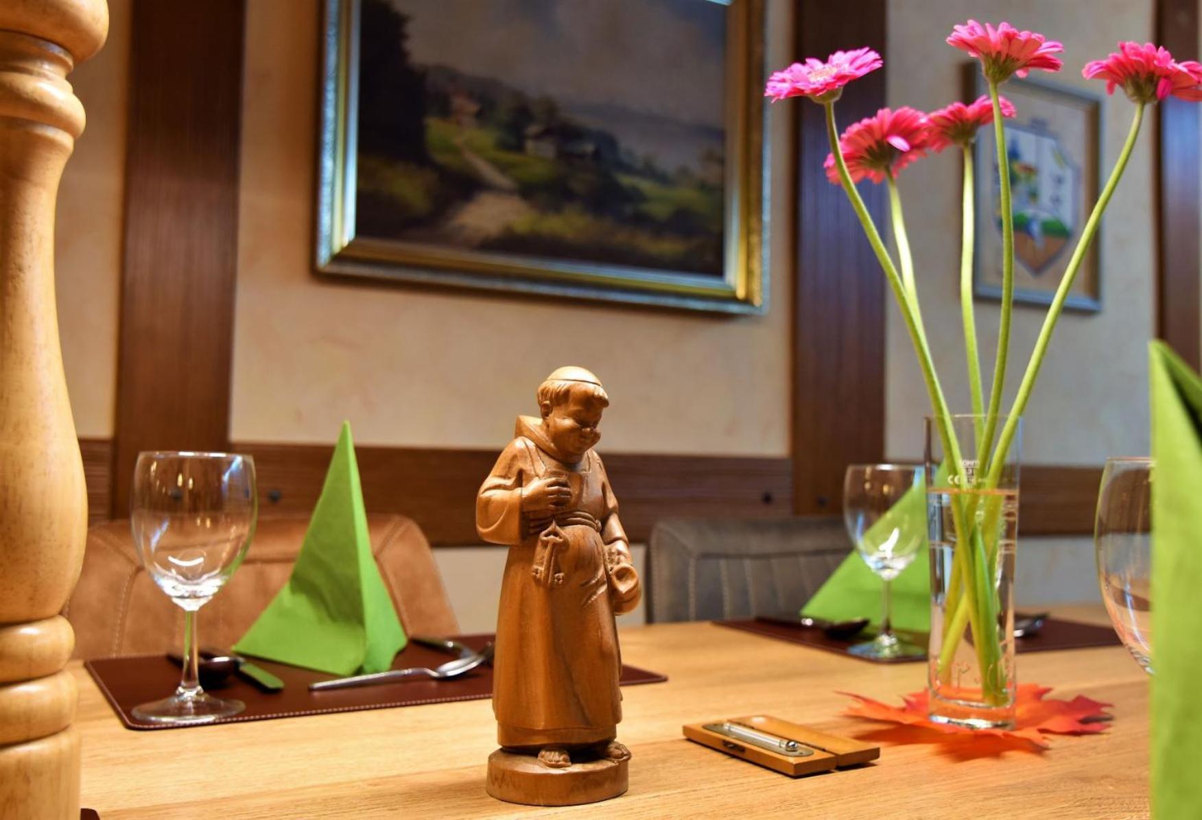 Hotel-Restaurant Zum Goldenen Stern Großalmerode Bagian luar foto
